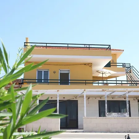 Izzhome Bella Vista *