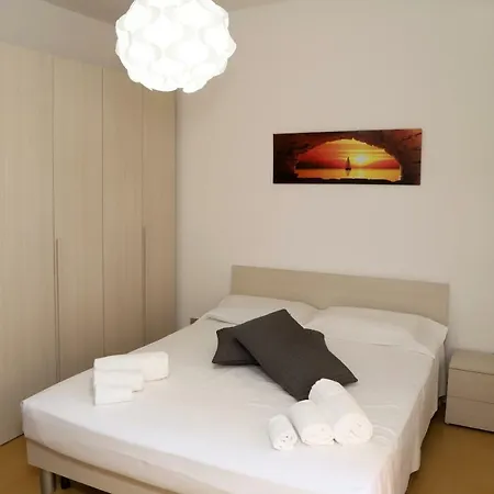 Izzhome Bella Vista Apartment *